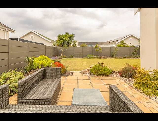 3 BEDROOM FREESTANDING FOR SALE IN SUNNINGDALE